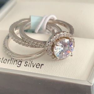 🆕NWT gorgeous 3 piece ring set by Giuliana